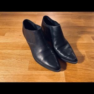 STEVE MADDEN Lottie Leather Slip On-Booties 8